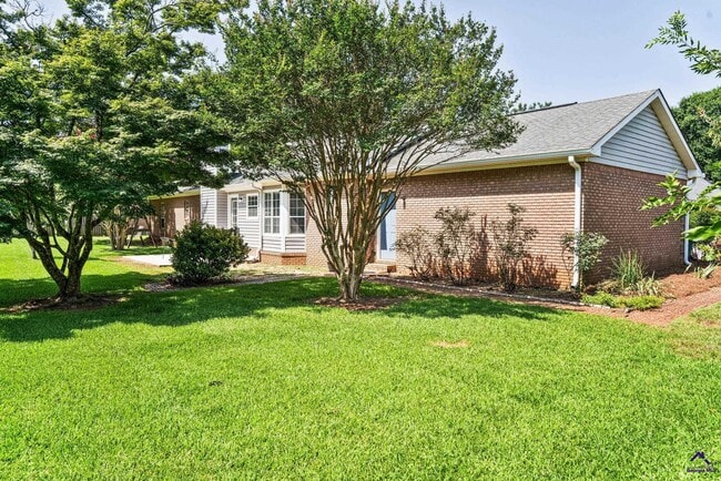 Building Photo - 106 N Hiley Ct