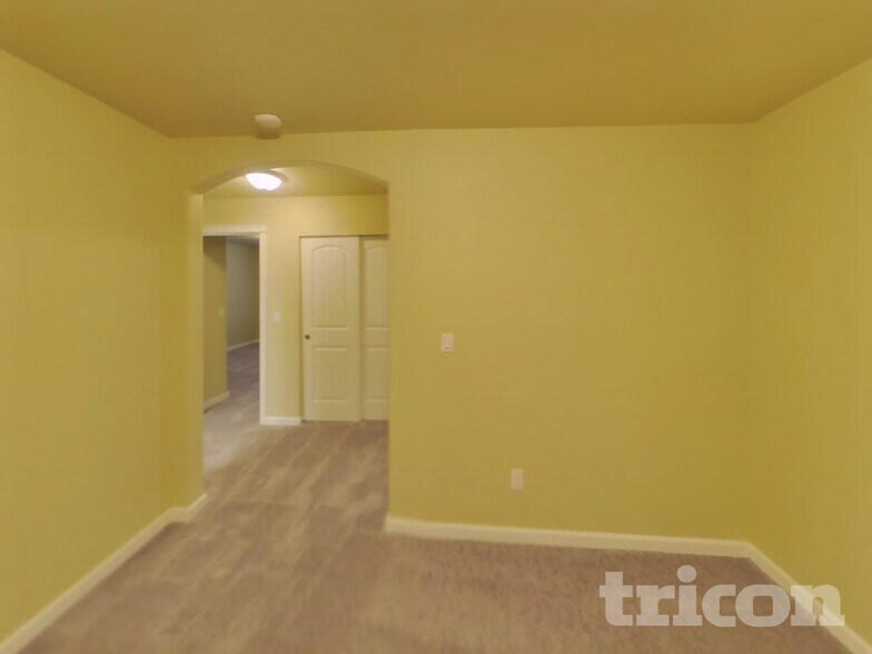 Building Photo - 4707 Natalee Dr SE