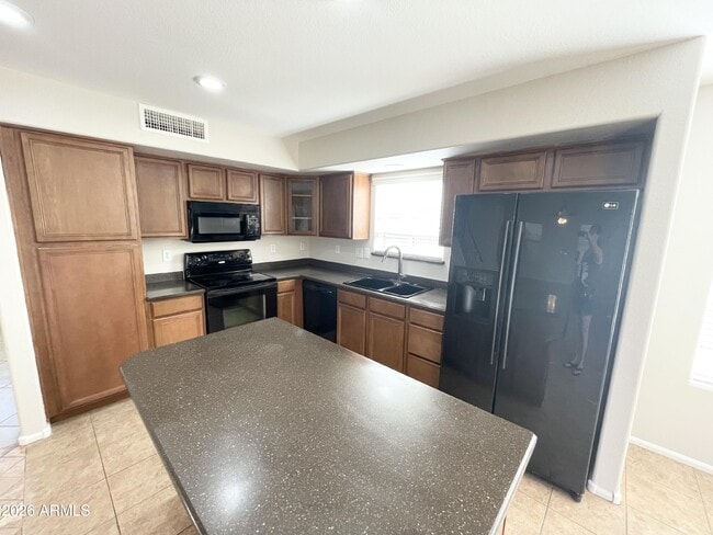 Building Photo - 42495 Chambers Dr