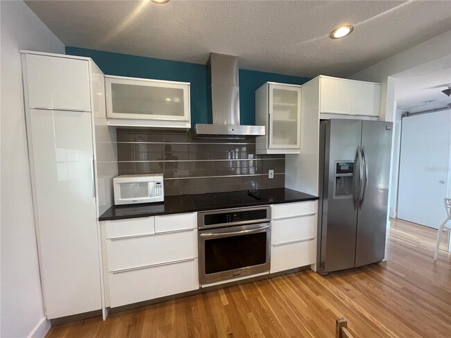 Building Photo - 3411 DE BAZAN Ave