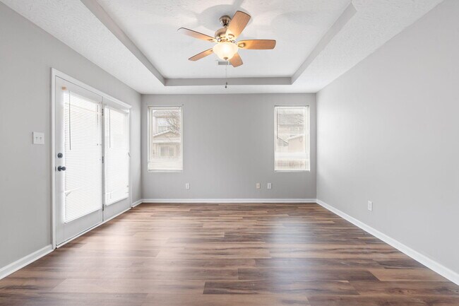 Building Photo - 305 Spring Valley Ln