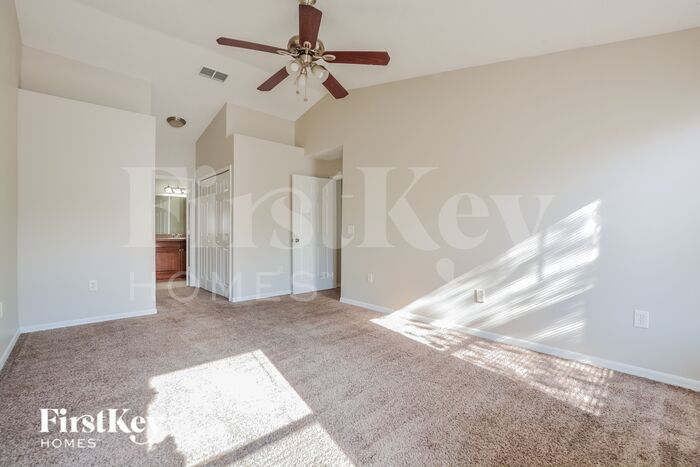 Building Photo - 7452 Little Pond Ct