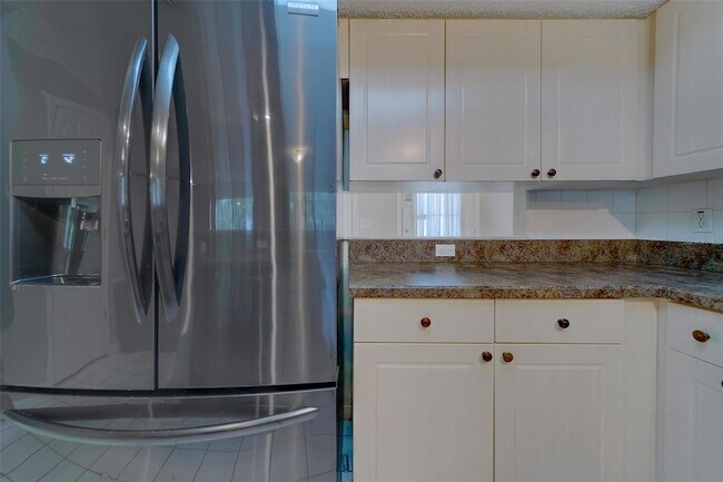 Building Photo - 9241 Jake's Path