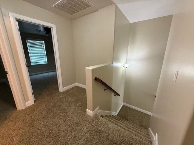 Building Photo - Townhome in Casitas at Hidden Valley with ...