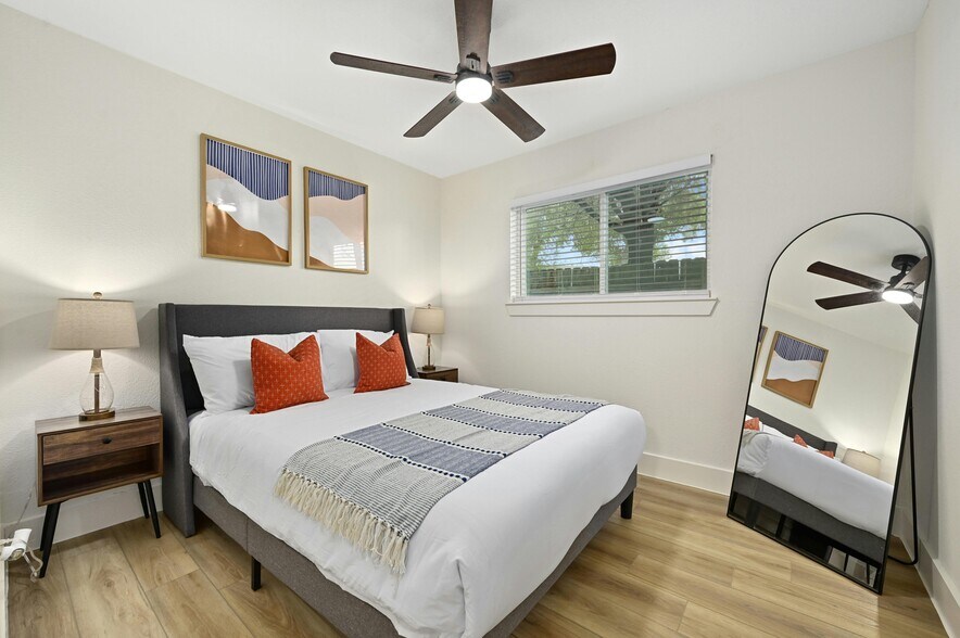 Guest Bedroom 2 - 9414 Meadow Vale