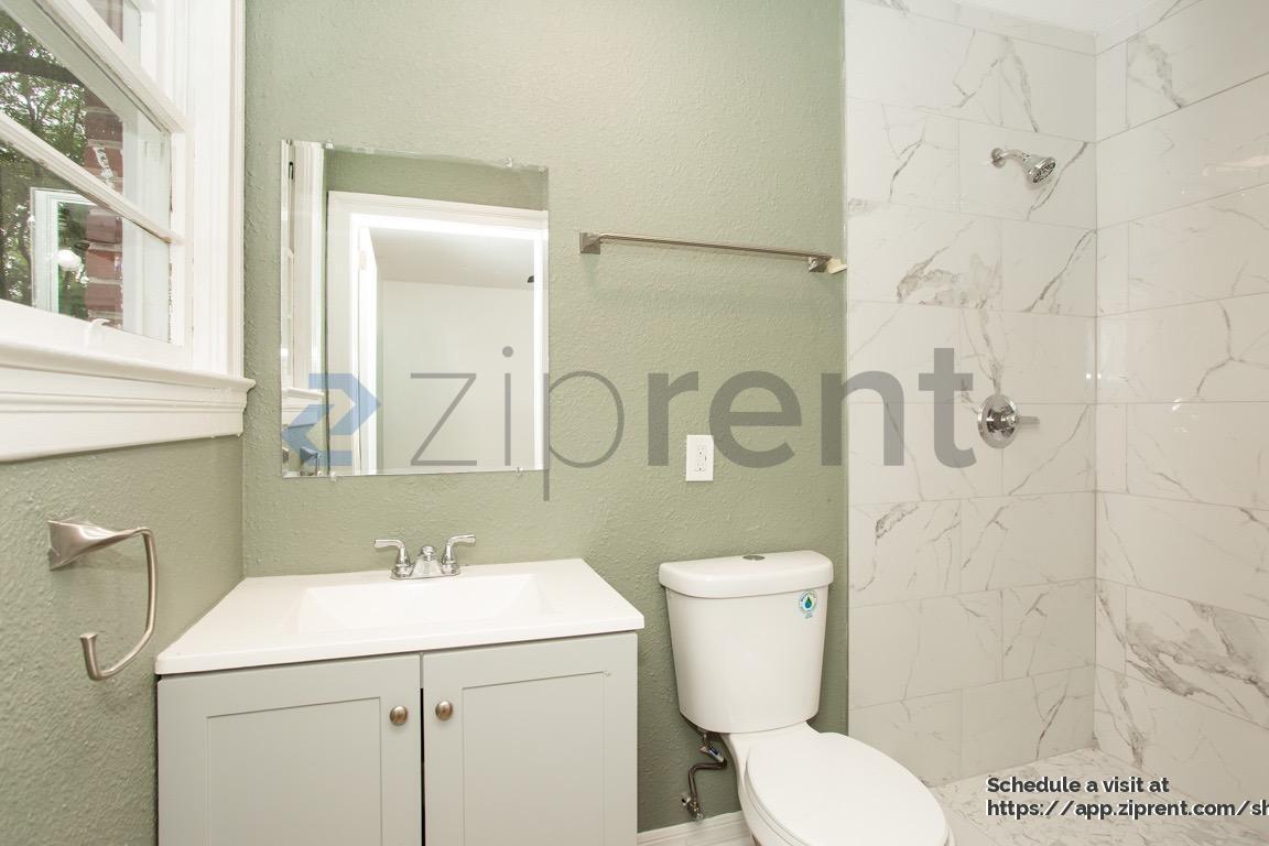 Building Photo - 819 McDuff Ave S