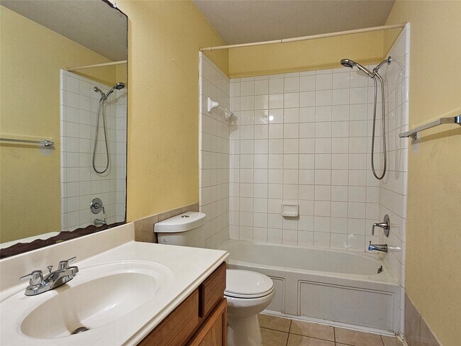 Building Photo - 9119 Regents Cove Ct