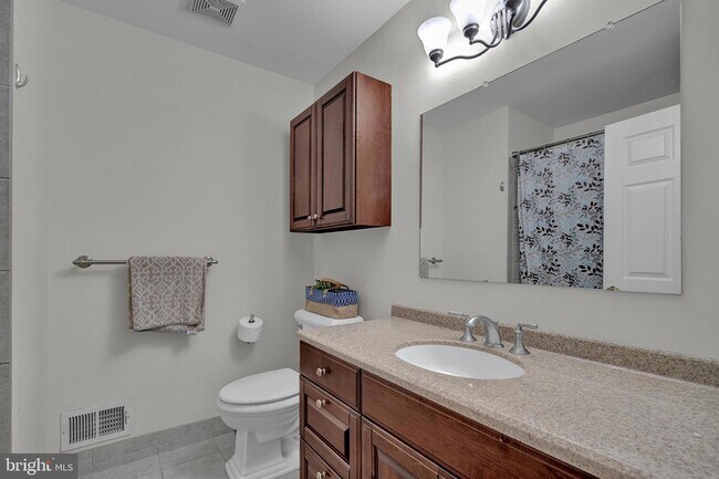 Building Photo - 307 Bollen Ct