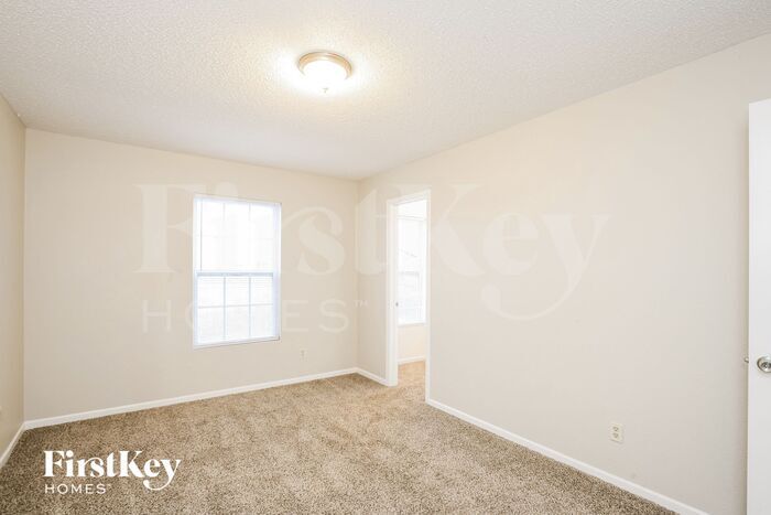 Building Photo - 2880 Ludwig Dr
