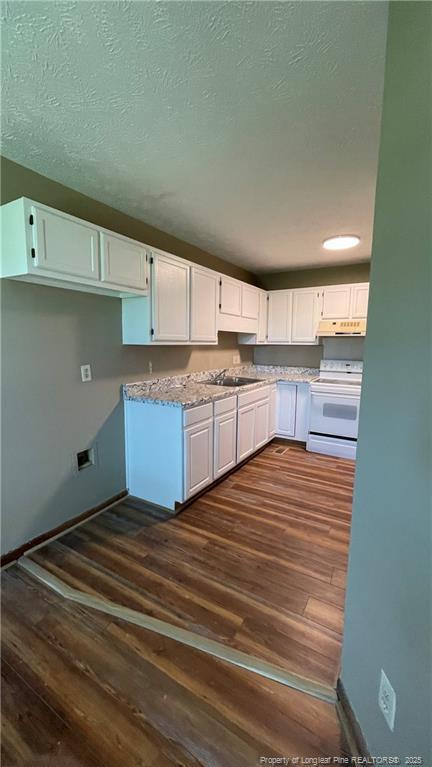 Building Photo - 5990 Chambrian Dr