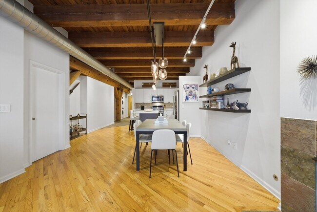 Building Photo - 520 W Huron St