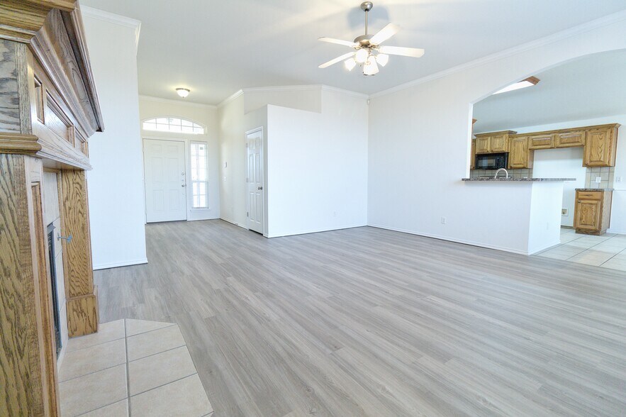 Building Photo - 2417 Arbor Dr