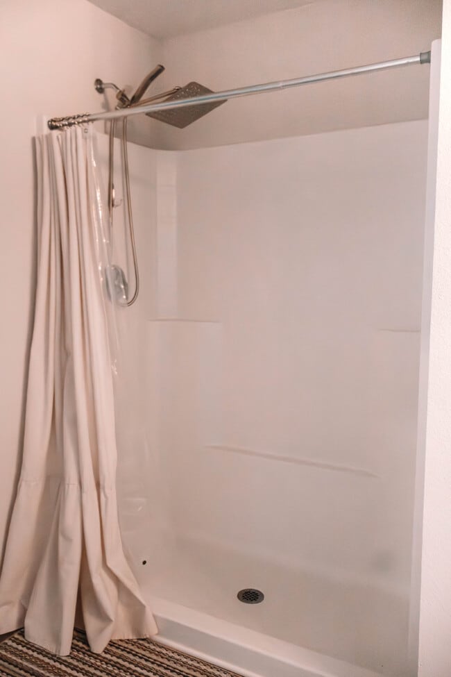 Building Photo - 228 Lockwood Way E