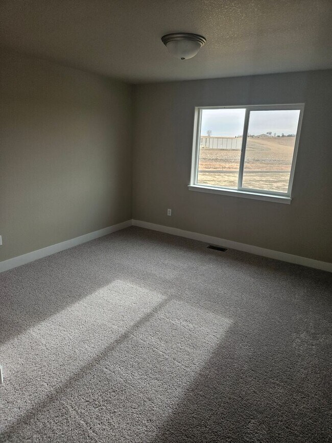 Building Photo - New  5 Bedroom Home in Johnstown