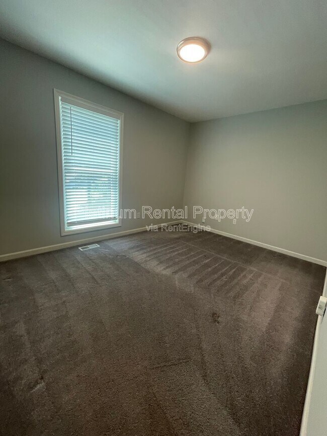 Building Photo - 4186 Nowata Dr NE