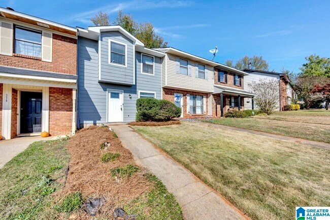 Primary Photo - 5530 St James St