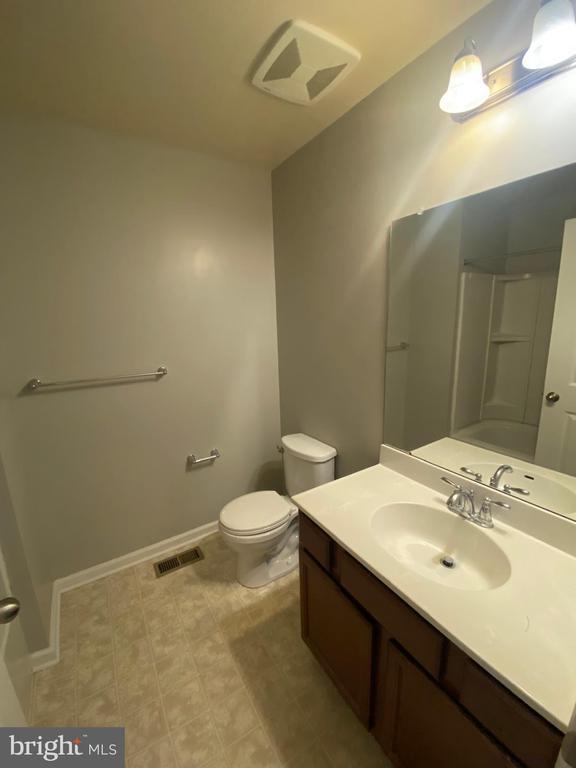 Building Photo - 640 Jacobsen Cir
