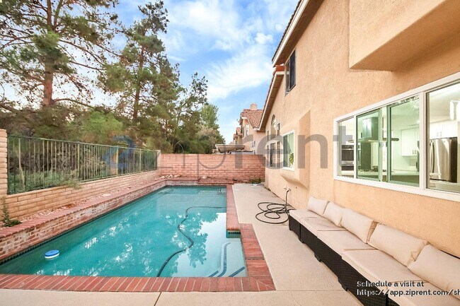 Building Photo - 23693 Cadenza Dr