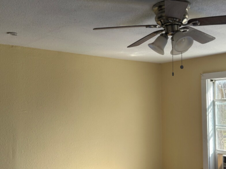 Building Photo - 507 Houston St