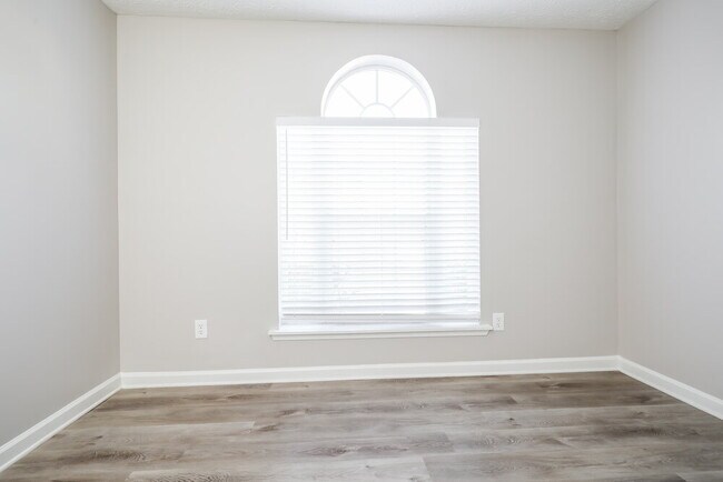 Building Photo - 692 Fair Harbor Dr