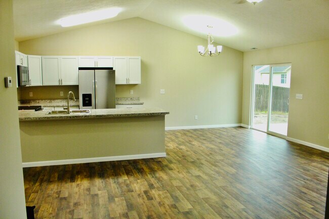 Building Photo - 174 County Rd 300 N