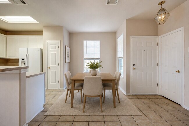 Building Photo - 16535 Cairngrove Ln