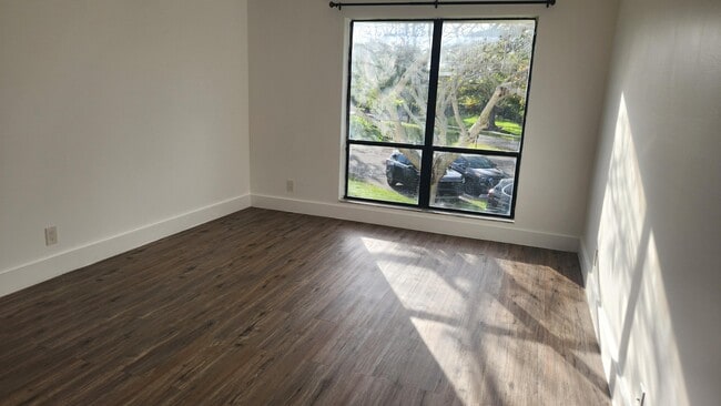 Building Photo - 517 Dotterel Rd