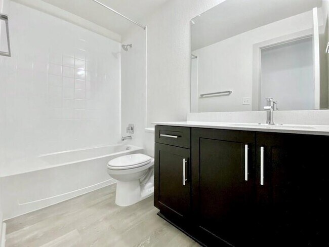 Building Photo - 1056 Winnsboro Lp