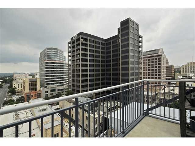 Building Photo - 800 Brazos St