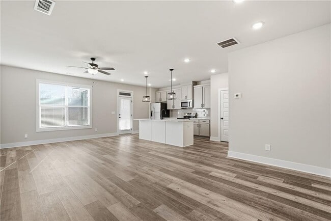 Building Photo - 5728 Urban Vlg Wy