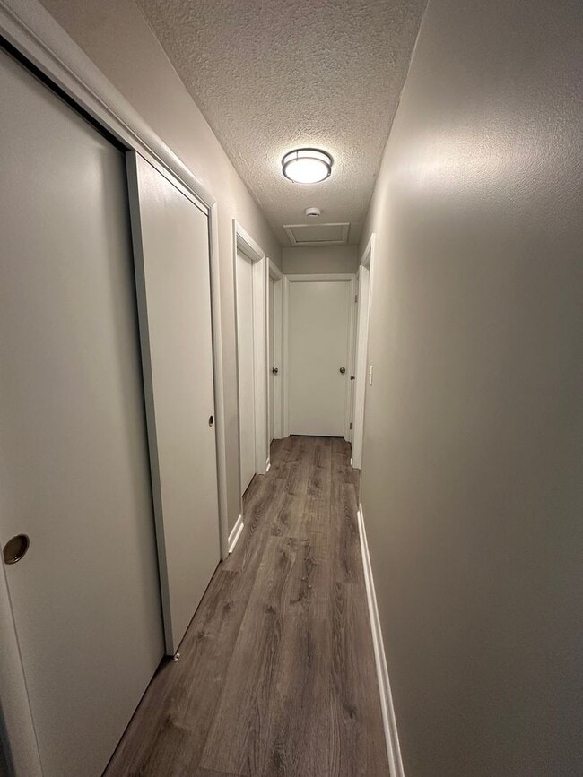 Building Photo - 811 Allen St