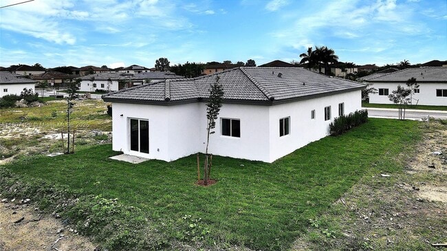Building Photo - 24062 SW 116th Ct