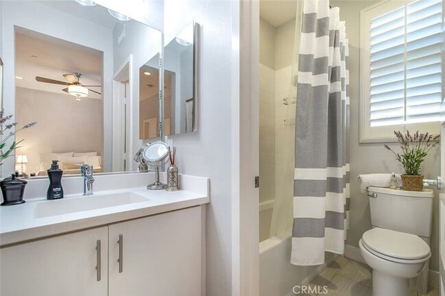 Building Photo - 10 Brownstone Way