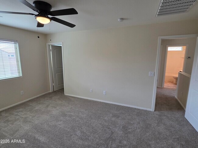 Building Photo - 6063 E Sotol Dr