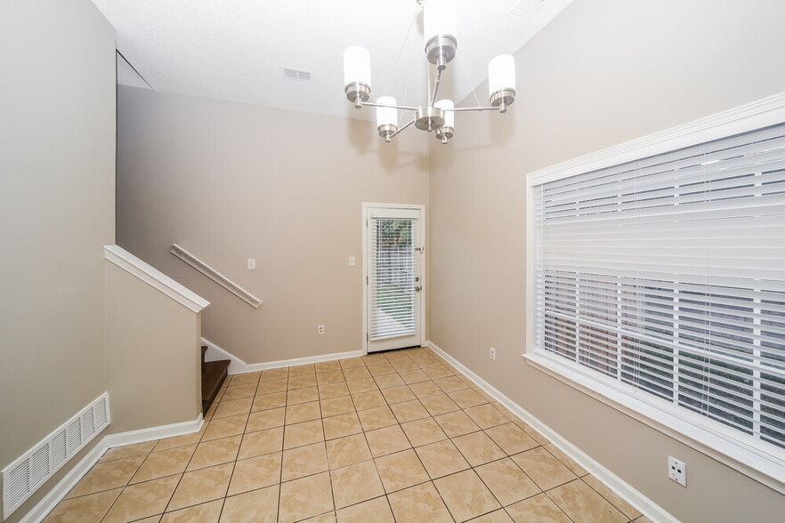 Building Photo - 7621 Davis Pkwy