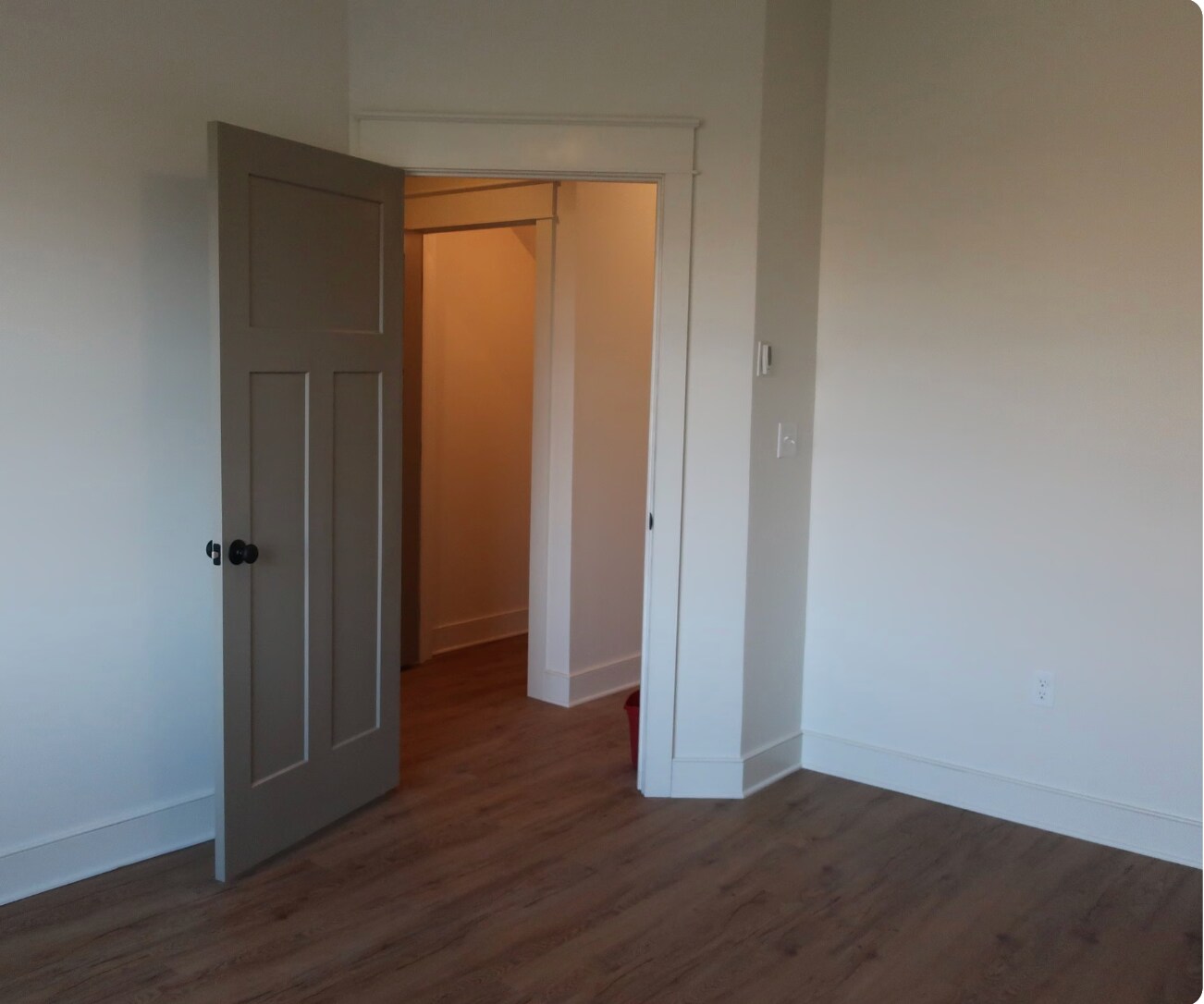 Building Photo - 2747 Jersey Ave