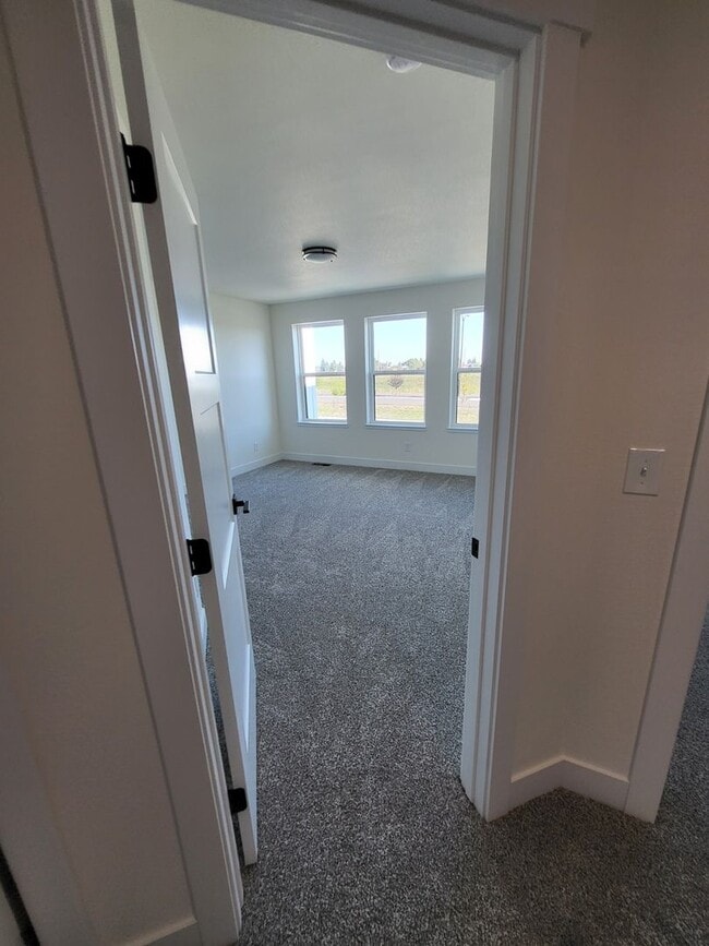 Building Photo - Beautiful New Construction!  3 Bedroom 2.5 Bath Townhome In Sweetgrass!!!!!