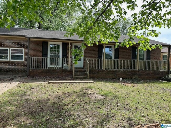 Primary Photo - 909 Airview St