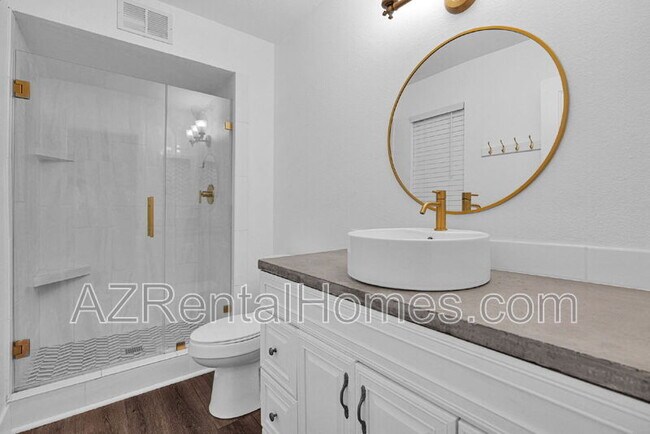 Building Photo - 2454 W Obispo Cir