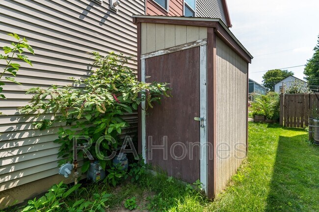 Building Photo - 2013 Bellefontaine St