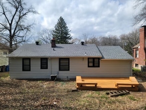 Building Photo - 212 S Barat Ave