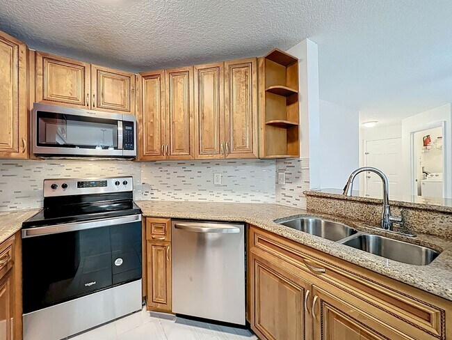 Building Photo - 2580 Grassy Point Dr