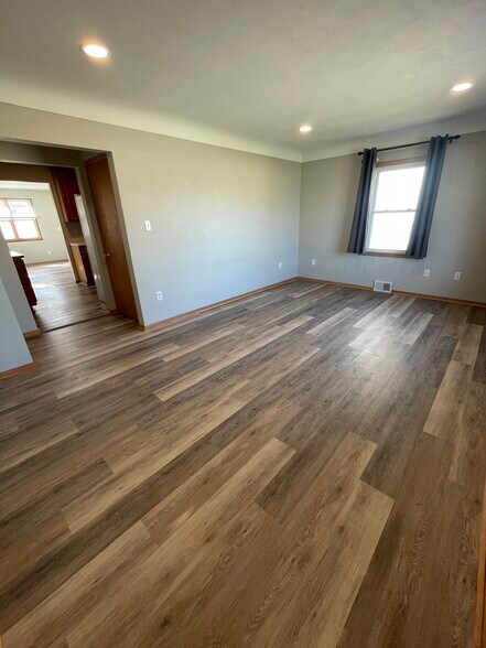 Building Photo - 1422 9th St NW