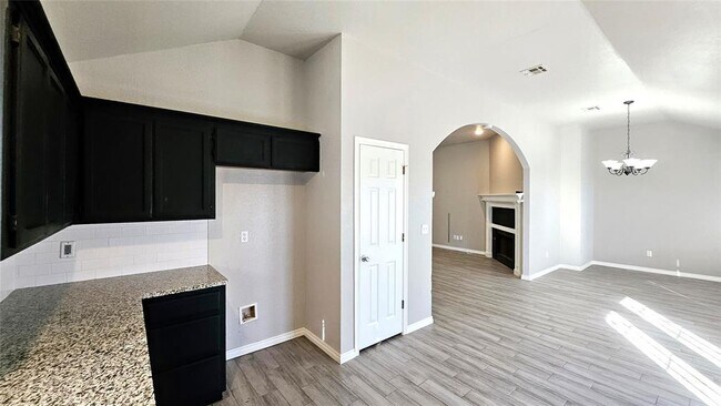 Building Photo - 2137 Harbor Dr