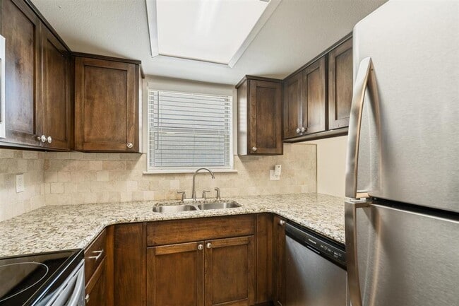 Building Photo - 111 Rhonda St