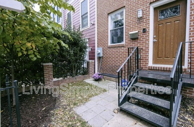 Building Photo - 317 I St NE