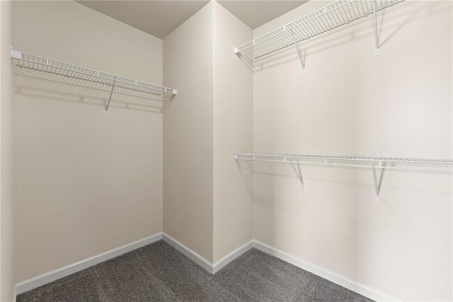 Building Photo - 2462 Whiteoak Run
