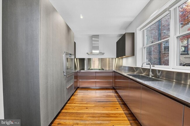 Building Photo - 917 O St NW