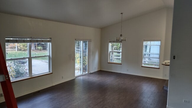 Building Photo - 720 Angela Dr