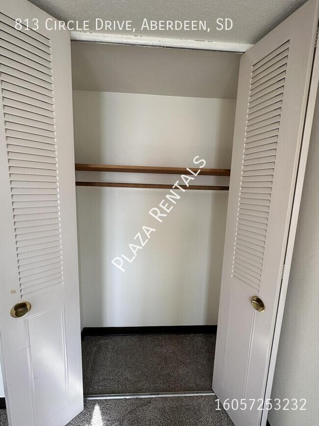 Building Photo - 2120 3rd Ave SE